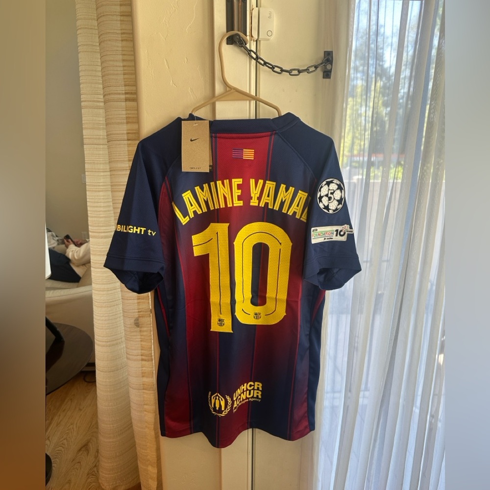 2025/26 Barcelona Home Jersey Lamine Yamal #10 Size fits Medium Slim Fit